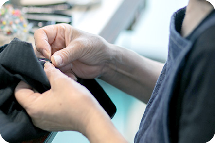 写真：仕上げ作業