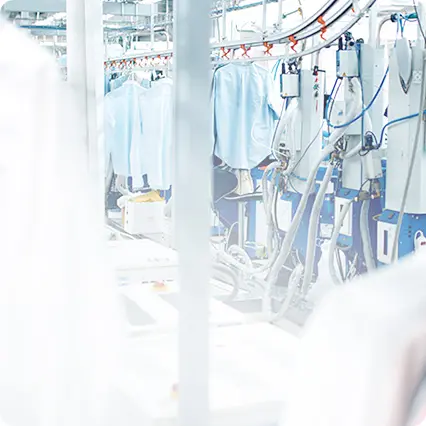 写真:人型成型仕上げ機