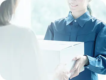 写真:荷物の受け渡し